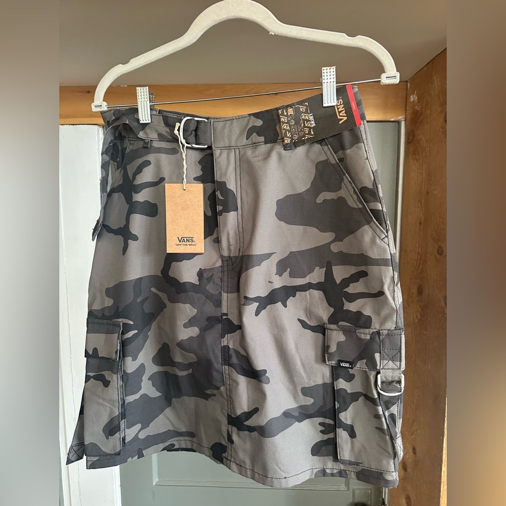 Vans Women’s Cobra Camouflage Cargo Skirt 28